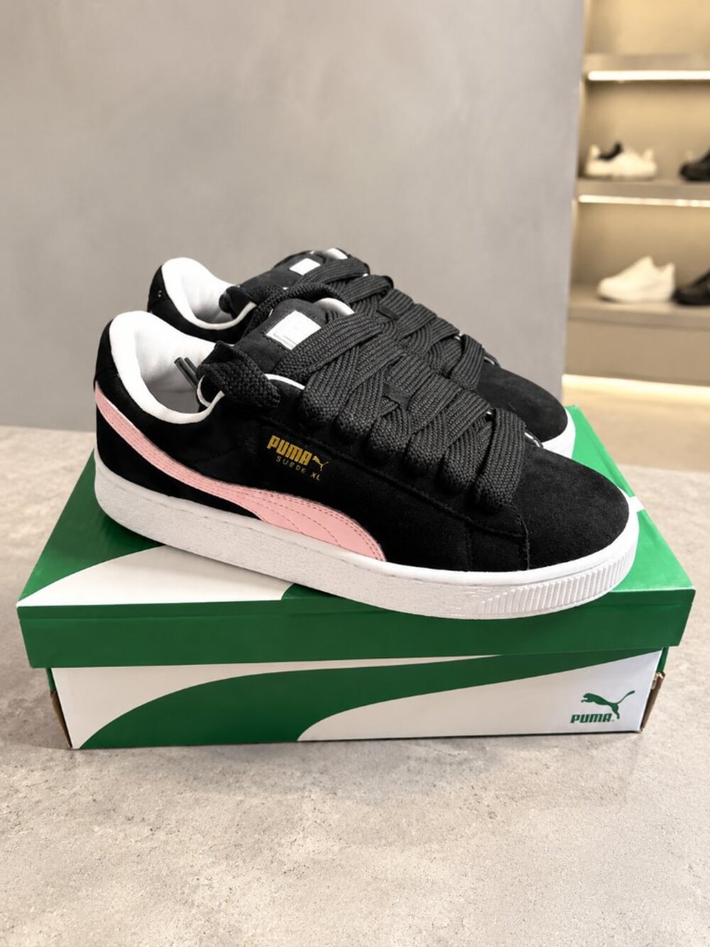 Puma Suede XL Women’s 9 Black Pink Chunky Sneakers New With Box